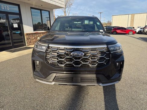 Used 2025 Ford Explorer Platinum image 10