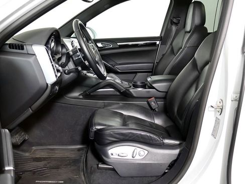 Used 2017 Porsche Cayenne Platinum Edition w/ Premium Package Plus (PJX) image 21