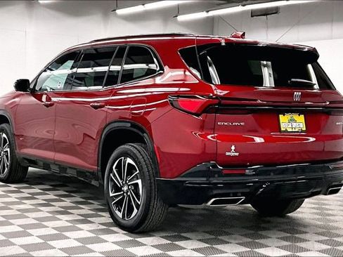 Used 2025 Buick Enclave Sport Touring w/ Power Package image 3