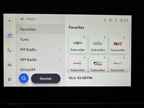 Used 2025 Toyota Camry LE image 27