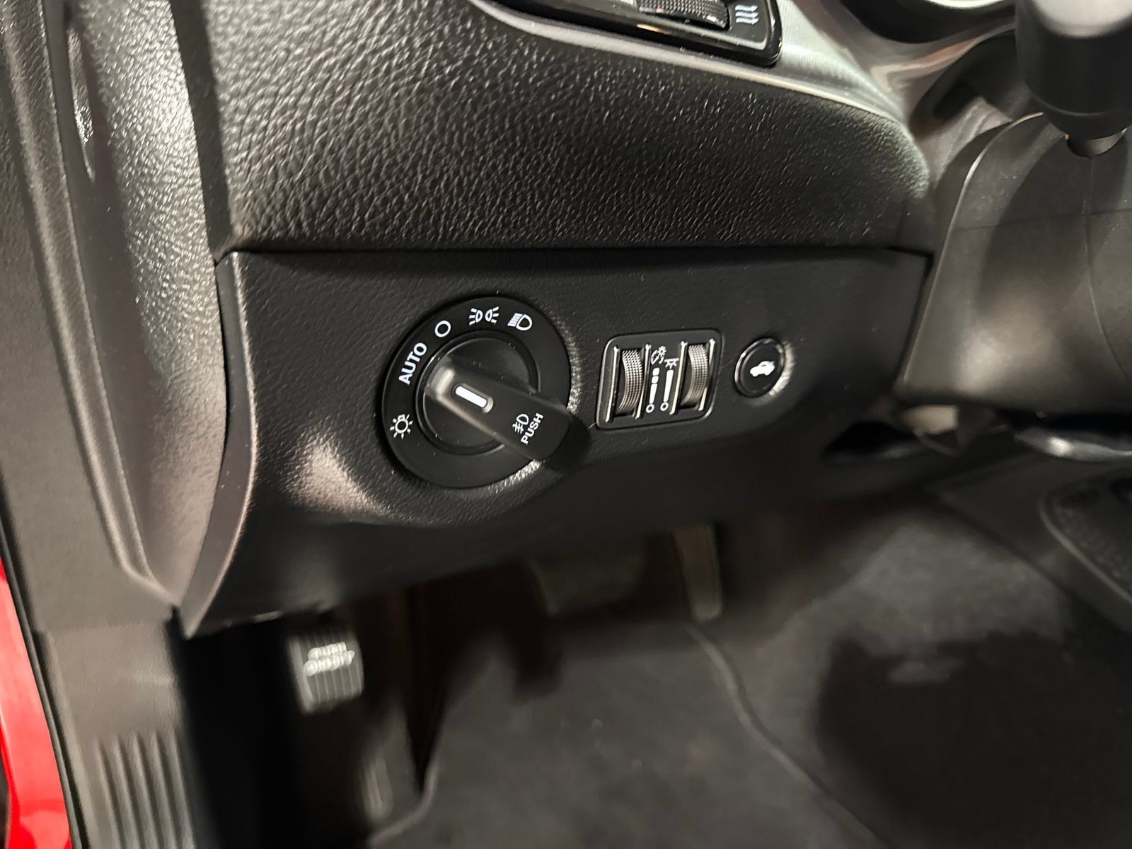Used 2022 Dodge Challenger GT AWD/4WD image 18