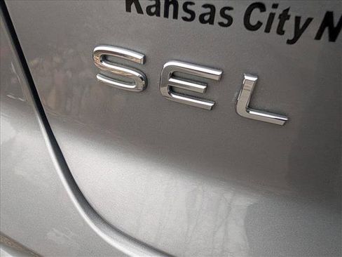 Used 2024 Volkswagen Atlas Cross Sport SEL R-Line image 22