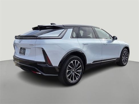 New 2026 Cadillac Lyriq Premium Sport image 4