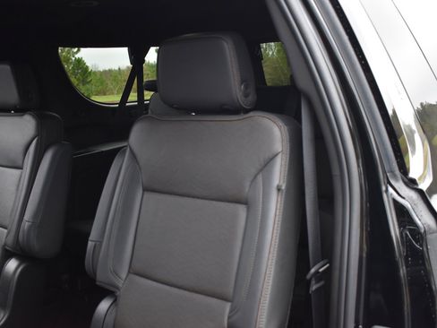 Used 2021 Chevrolet Suburban High Country image 13