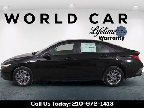 New 2025 Hyundai Elantra Blue image 4