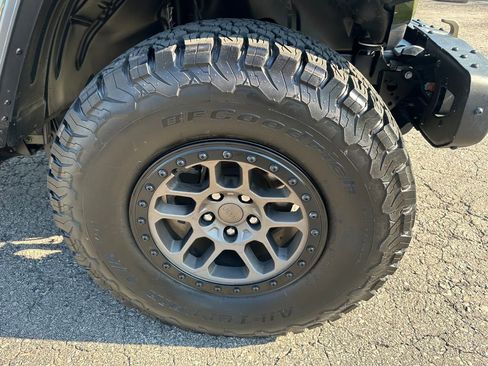 Certified 2022 Jeep Wrangler Unlimited Rubicon w/ Xtreme Recon 35" Tire Package AWD/4WD image 34