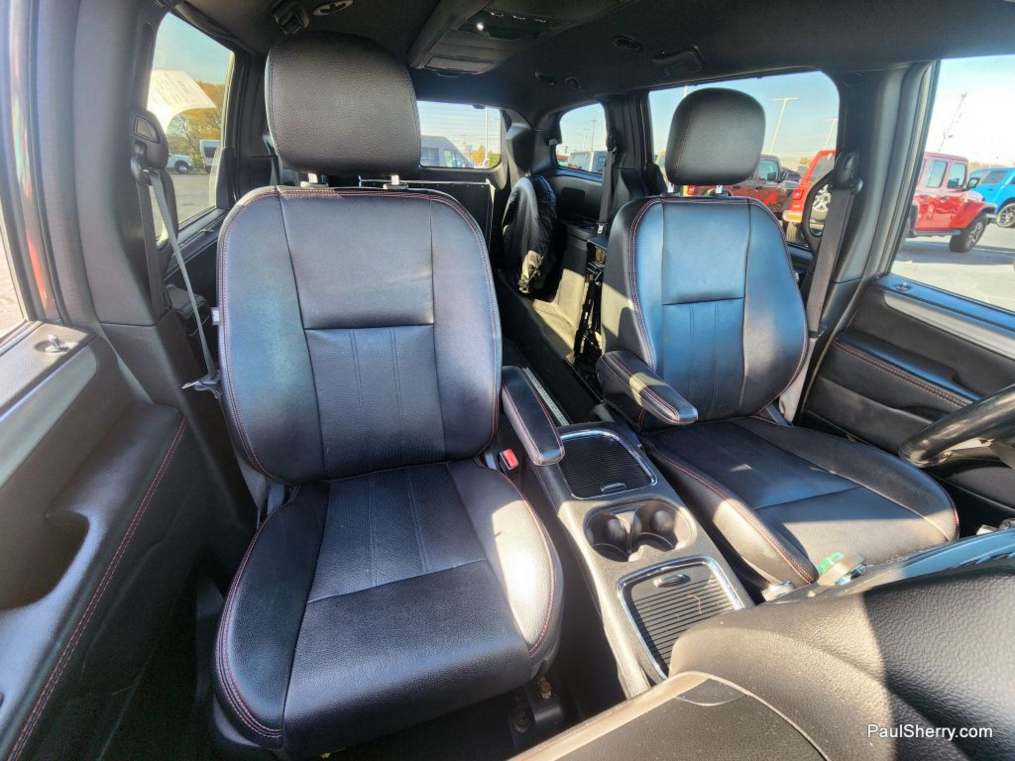Used 2020 Dodge Grand Caravan GT FWD image 4