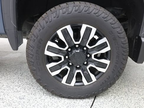 Used 2025 GMC Sierra 3500 Denali Ultimate AWD/4WD image 6