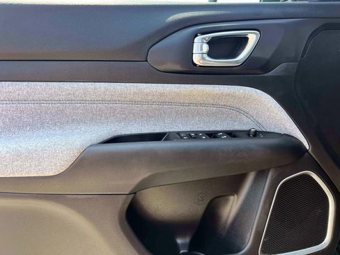 Certified 2022 Jeep Compass Latitude w/ Convenience Group image 17