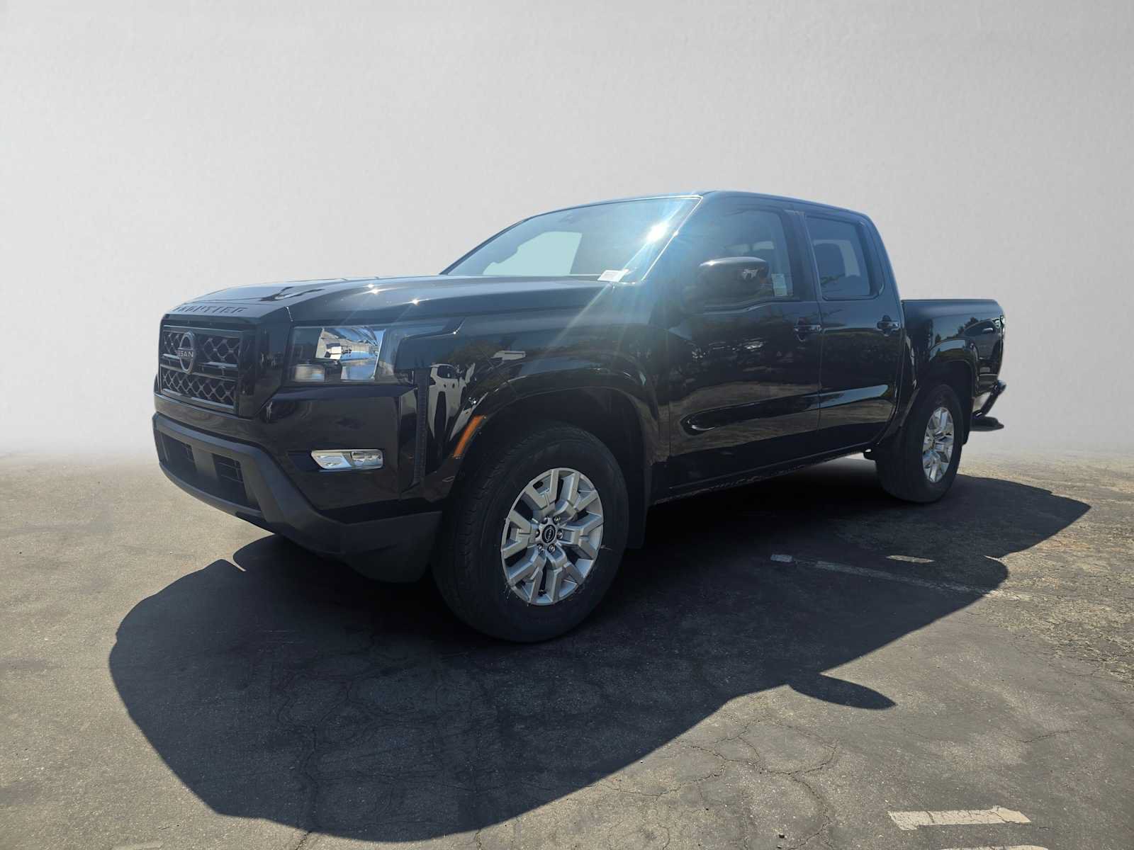 Used 2023 Nissan Frontier SV w/ SV Convenience Package RWD image 7