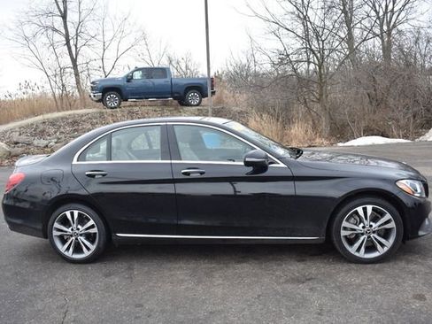 Used 2017 Mercedes-Benz C 300 4MATIC Sedan image 2
