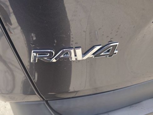 Used 2023 Toyota RAV4 LE FWD image 9