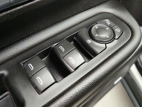 Used 2018 GMC Terrain Denali w/ Advanced Safety Package AWD/4WD image 26