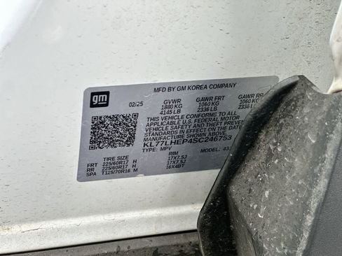 Used 2025 Chevrolet Trax LT w/ LT Convenience Package image 35