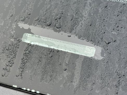 Used 2021 Toyota Camry XSE image 11