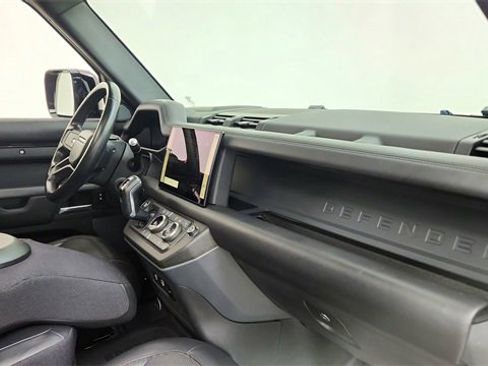 Used 2022 Land Rover Defender 90 X image 19
