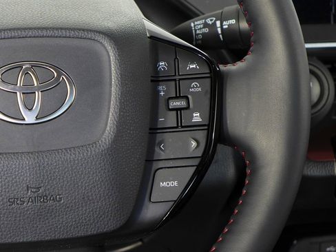 Used 2025 Toyota Prius Plug-In Hybrid image 27