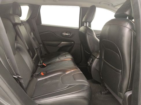 Used 2020 Jeep Cherokee Limited AWD/4WD image 19
