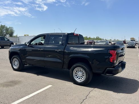 Used 2025 Chevrolet Colorado W/T RWD image 3