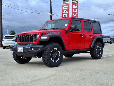Used 2025 Jeep Wrangler Unlimited Rubicon 4xe w/ Convenience Group AWD/4WD image 1