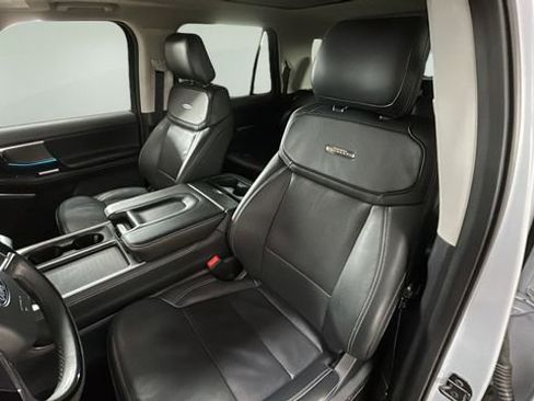 Used 2025 Ford Expedition Max Platinum image 8