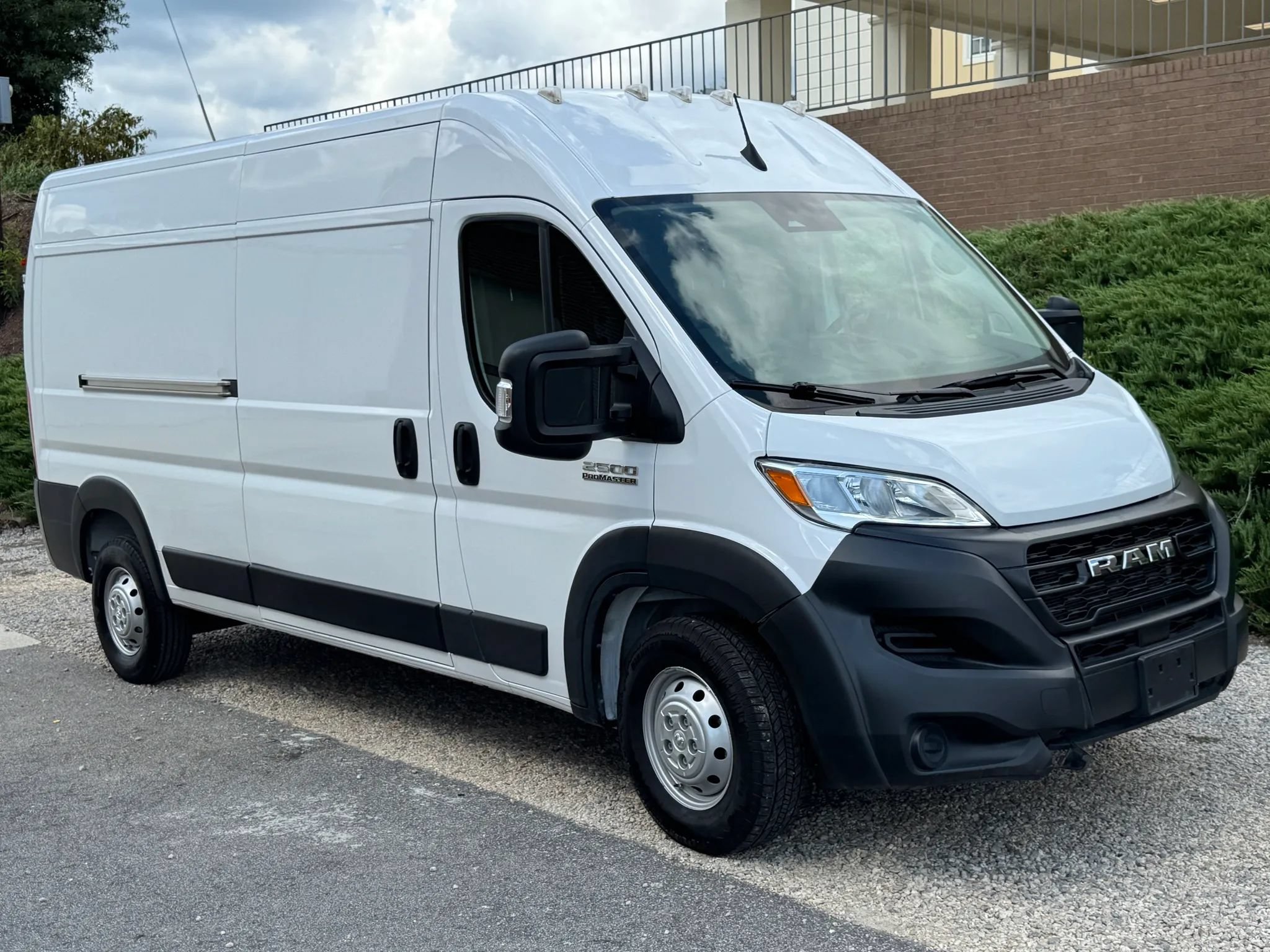Used 2023 RAM ProMaster 2500 FWD image 3