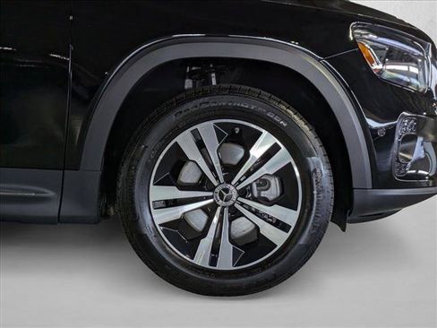 Used 2025 Mercedes-Benz GLB 250 4MATIC image 25