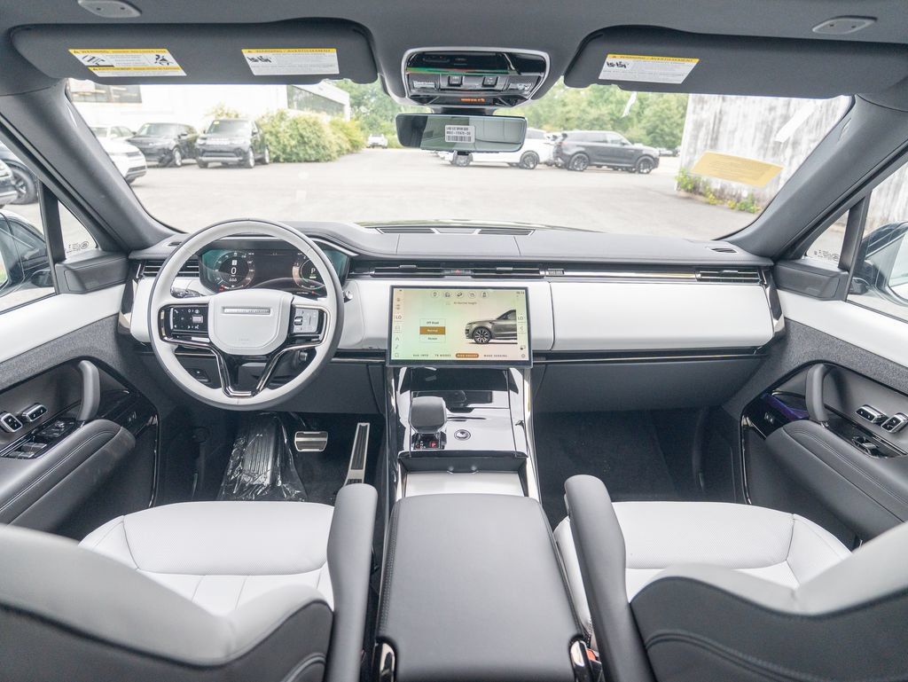 New 2026 Land Rover Range Rover Sport Dynamic SE AWD/4WD image 17