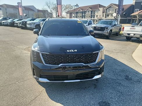 Certified 2025 Kia Sorento SX image 2
