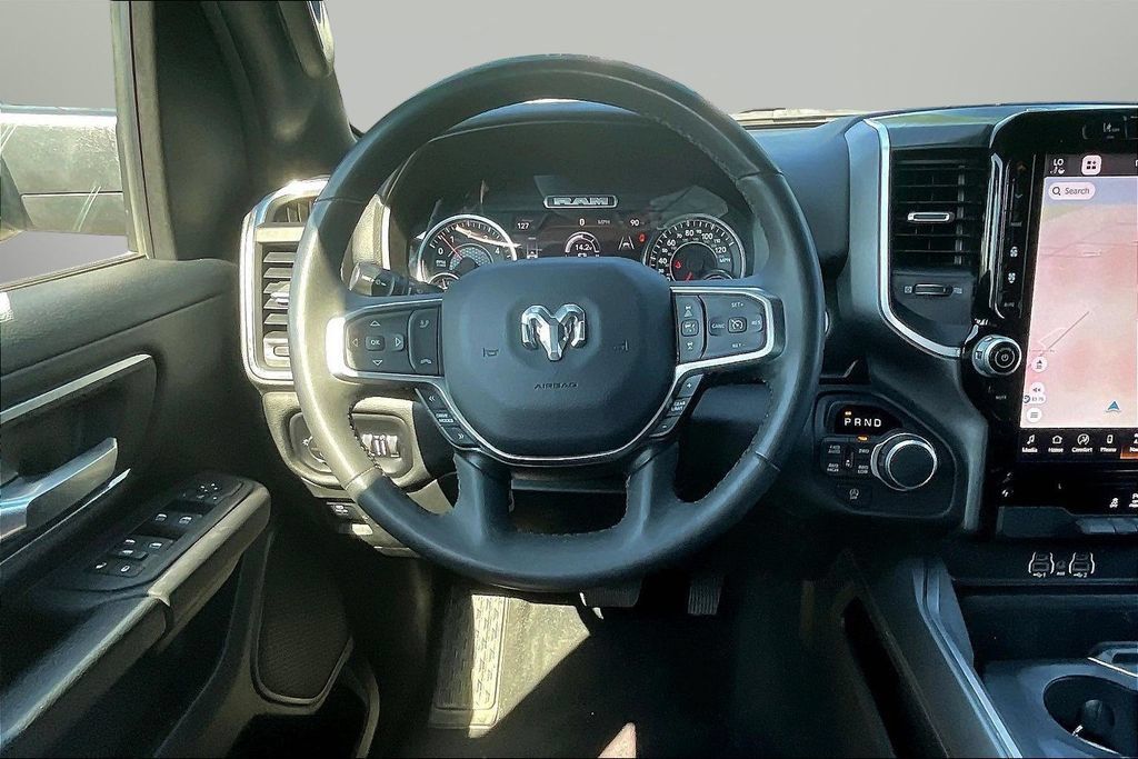 Used 2025 RAM 1500 Big Horn AWD/4WD image 9