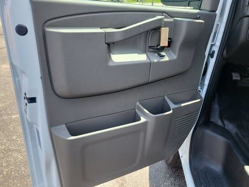 New 2026 GMC Savana 2500 w/ Driver Convenience Package RWD image 21
