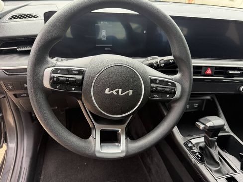 Used 2025 Kia K5 LXS FWD image 12