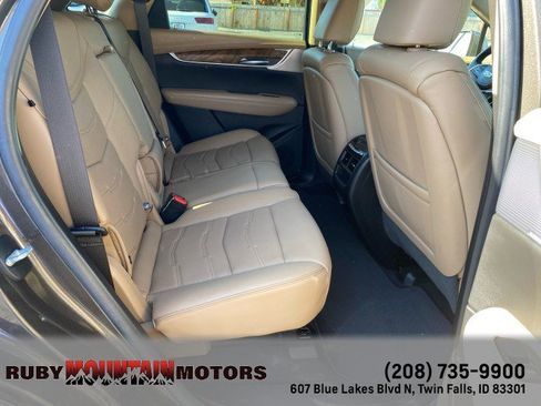 Used 2020 Cadillac XT5 Premium Luxury w/ Platinum Package AWD/4WD image 35