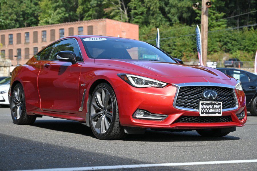 Used 2019 INFINITI Q60 Red Sport 400 w/ Cargo Package AWD/4WD image 13