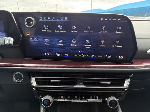 Used 2024 Chevrolet Traverse Z71 w/ Enhanced Driving Package image 18