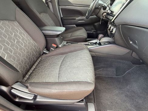 Used 2023 Mitsubishi Outlander Sport LE AWD/4WD image 10