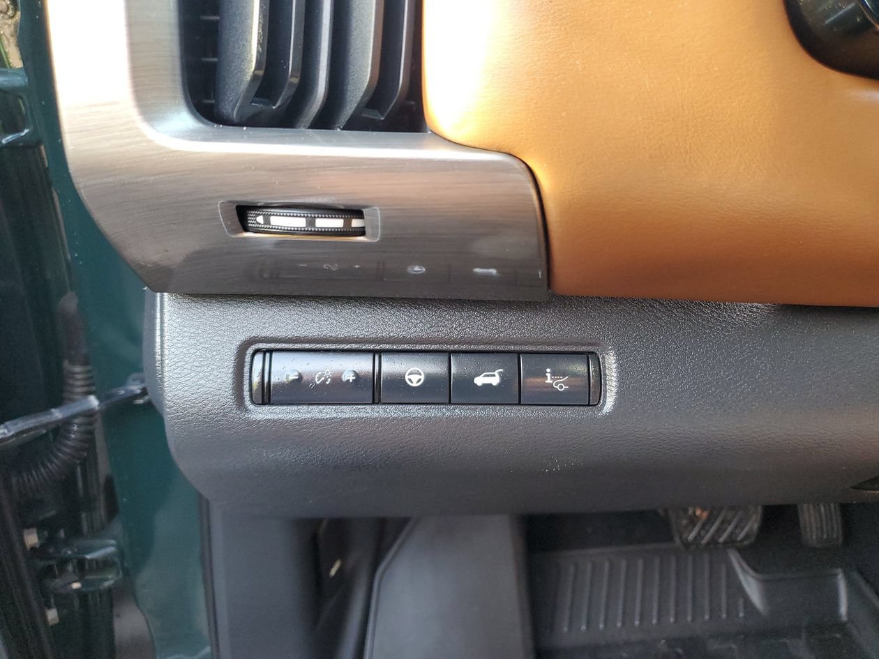 Used 2022 Nissan Pathfinder Platinum w/ Cargo Package AWD/4WD image 30