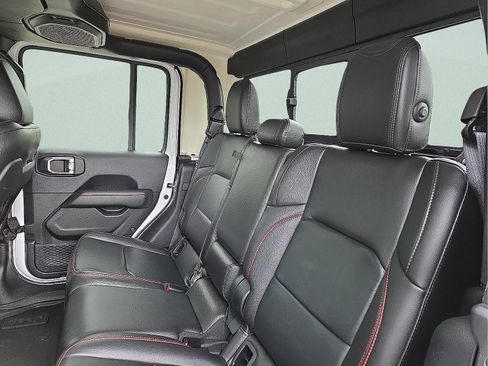 Used 2020 Jeep Gladiator Rubicon image 9
