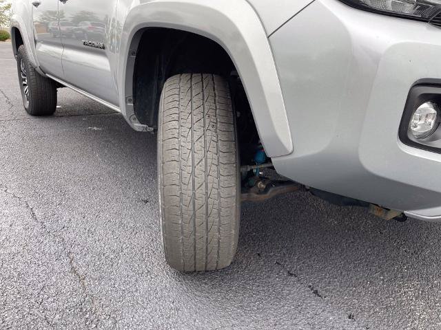 Used 2023 Toyota Tacoma TRD Sport w/ TRD Premium Sport Package AWD/4WD image 19
