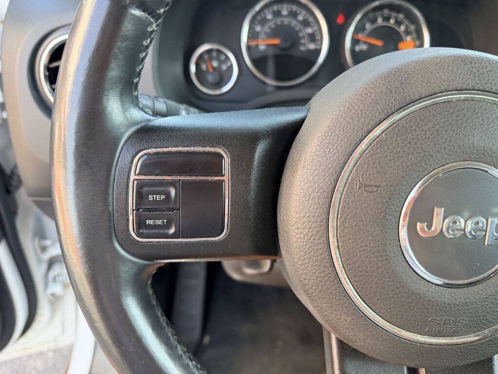 Used 2014 Jeep Compass Latitude w/ All Weather Capability Group AWD/4WD image 13