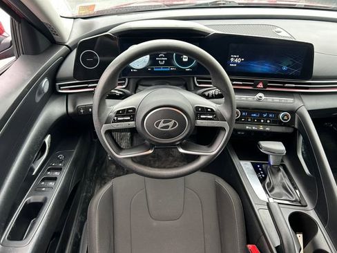 Used 2024 Hyundai Elantra SEL FWD image 27
