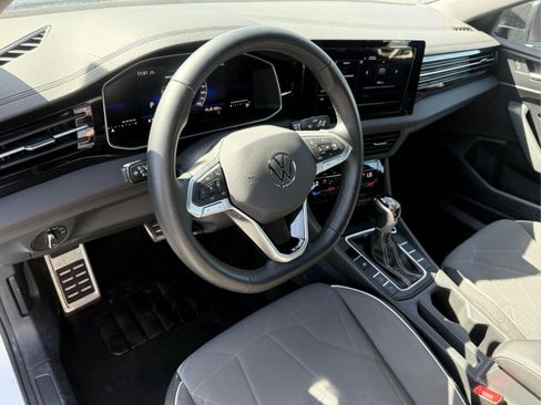 Used 2025 Volkswagen Jetta Sport FWD image 11