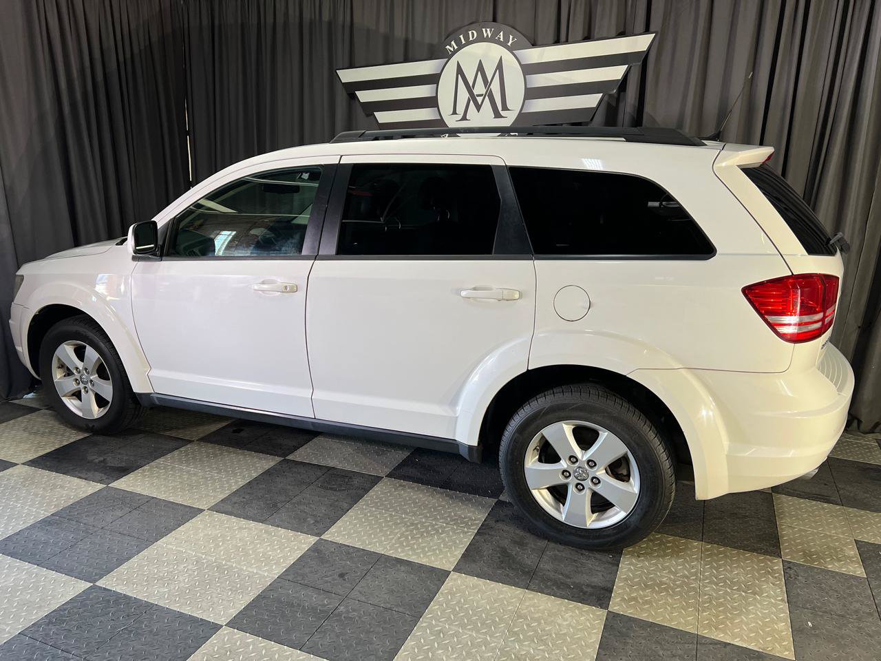 Used 2010 Dodge Journey SXT w/ Flexible Seating Group FWD image 12