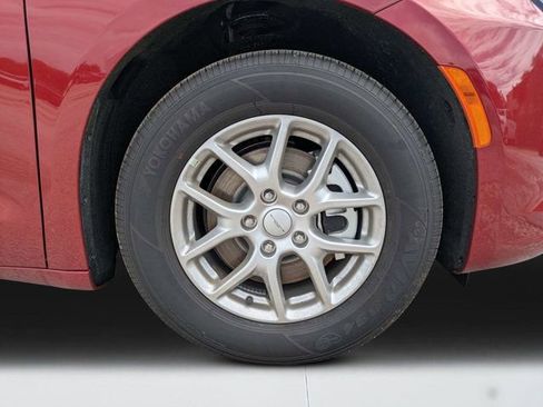 New 2027 Chrysler Pacifica Select FWD image 10