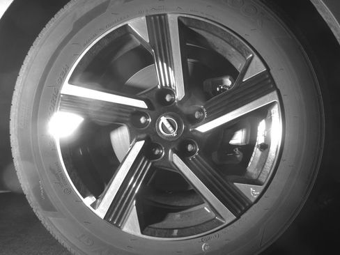 Used 2025 Nissan Sentra SV FWD image 13