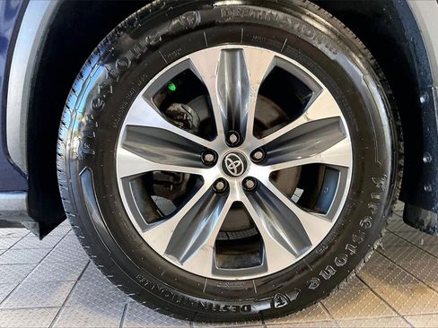 Used 2023 Toyota Highlander XLE image 35