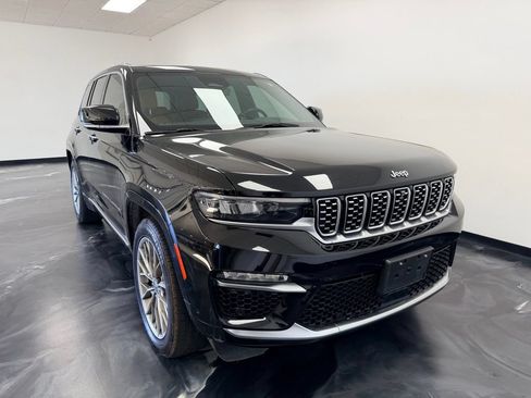 Used 2022 Jeep Grand Cherokee Summit w/ Luxury Tech Group V AWD/4WD image 25