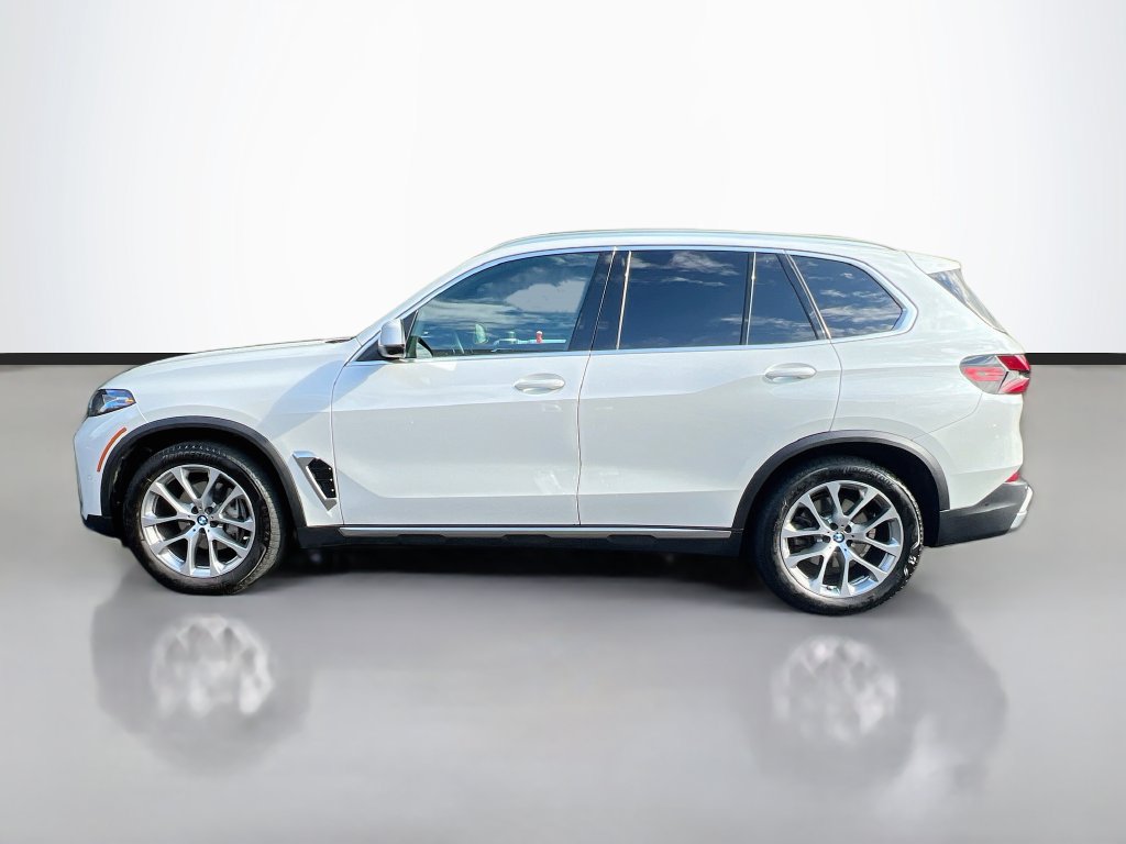 Used 2026 BMW X5 xDrive40i w/ Premium Package AWD/4WD image 2