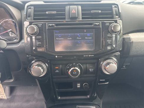 Used 2018 Toyota 4Runner TRD Off-Road Premium AWD/4WD image 26