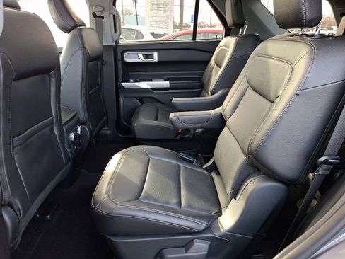 Used 2021 Ford Explorer Limited w/ Equipment Group 301A image 10